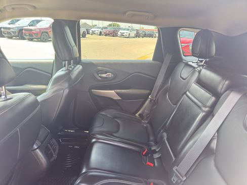 Used 2018 Jeep Cherokee Limited w/ Trailer Tow Group AWD/4WD image 33