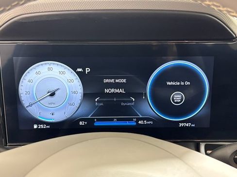 Used 2023 Hyundai Elantra SEL w/ Convenience Package FWD image 29