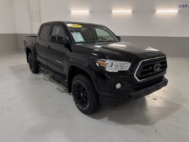 Used 2022 Toyota Tacoma SR5 AWD/4WD image 4
