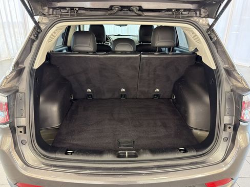 Used 2020 Jeep Compass Latitude FWD image 32
