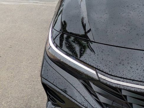 Used 2025 Hyundai Elantra SEL image 9