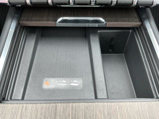 Used 2025 GMC Acadia Denali w/ Super Cruise Package FWD image 40