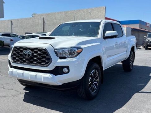 Used 2020 Toyota Tacoma TRD Sport w/ Technology Package RWD image 7