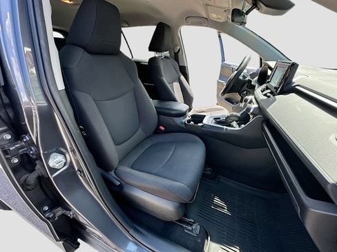 Used 2020 Toyota RAV4 LE w/ All Weather Liner Package AWD/4WD image 27