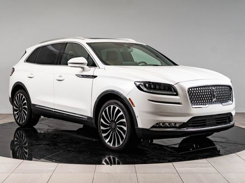 Used 2023 Lincoln Nautilus Black Label w/ Class II Trailer Tow Package AWD/4WD image 12