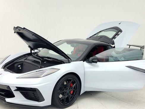 Used 2023 Chevrolet Corvette Stingray Premium Cpe w/ Z51 Performance Package image 11