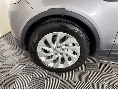 Used 2025 Land Rover Discovery S AWD/4WD image 12