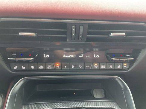 Used 2025 MAZDA CX-70 Plug-In Hybrid w/ Premium Plus AWD/4WD image 12