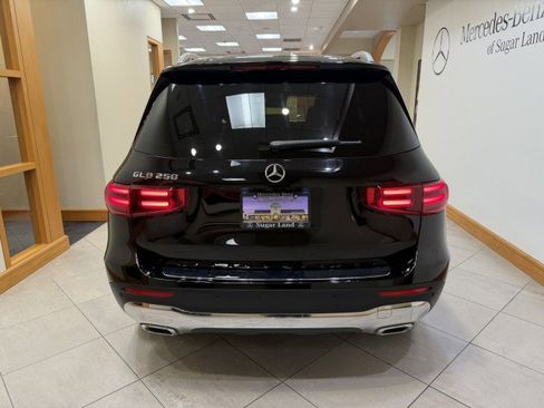 Certified 2025 Mercedes-Benz GLB 250 image 4