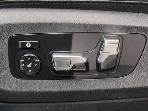 New 2026 BMW X6 xDrive40i w/ Climate Comfort Package image 18