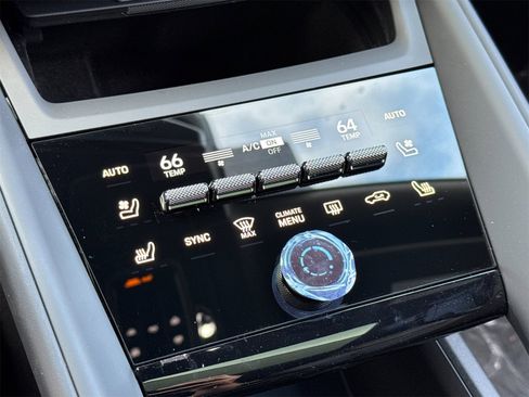 New 2025 Porsche Macan Electric image 24