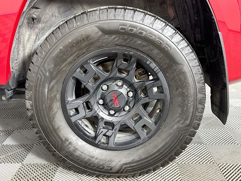 Used 2023 Toyota 4Runner SR5 Premium w/ Moonroof Package RWD image 36