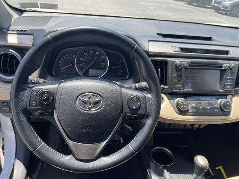 Used 2014 Toyota RAV4 Limited AWD/4WD image 12