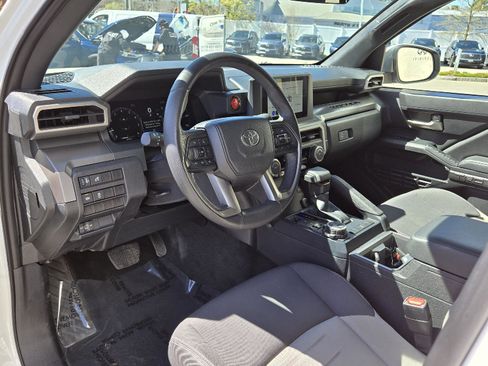 Used 2024 Toyota Tacoma TRD Off-Road AWD/4WD image 4