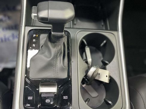 Used 2025 Kia Carnival SX Prestige FWD image 21