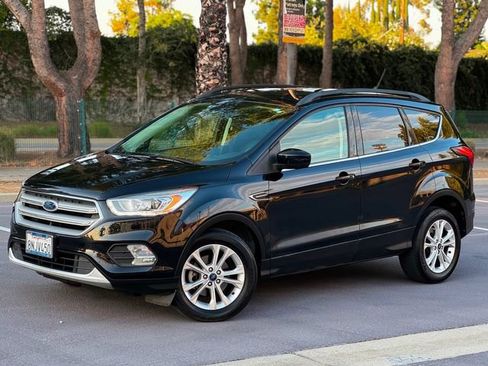 Used 2019 Ford Escape SEL FWD image 8