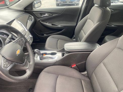 Used 2016 Chevrolet Malibu LT FWD image 16