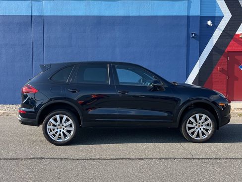 Used 2017 Porsche Cayenne S AWD/4WD image 6