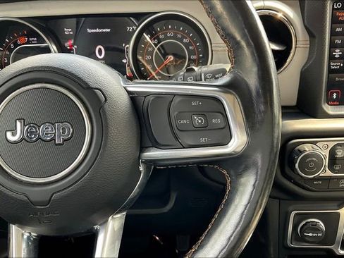 Used 2022 Jeep Wrangler Unlimited Sahara image 19