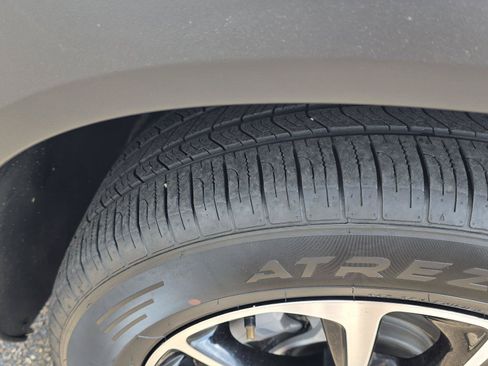 Used 2025 Chevrolet TrailBlazer LT FWD image 29