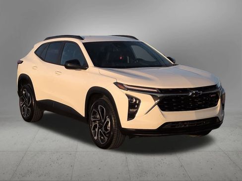 Used 2024 Chevrolet Trax RS w/ Driver Confidence Package image 8