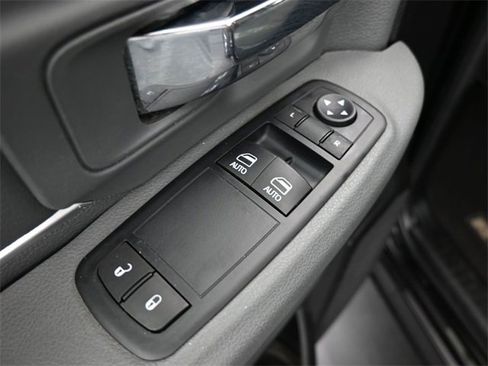 Used 2017 RAM 1500 Lone Star image 13