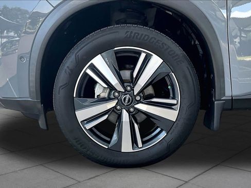Used 2023 Nissan Rogue SL w/ SL Premium Package FWD image 11