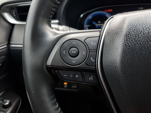 Used 2024 Toyota Venza Limited image 20