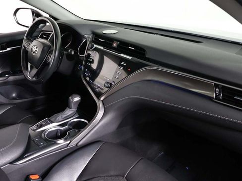 Used 2020 Toyota Camry XSE FWD image 28