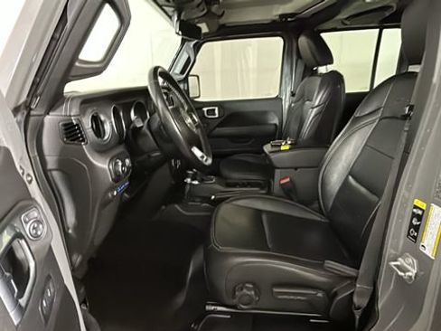 Used 2023 Jeep Wrangler Unlimited Sahara w/ Cold Weather Group AWD/4WD image 11