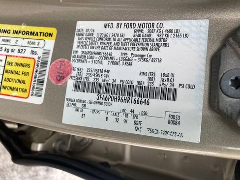 Used 2017 Ford Fusion SE w/ Fusion SE Technology Package image 34