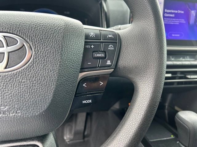 Used 2025 Toyota Camry LE FWD image 21