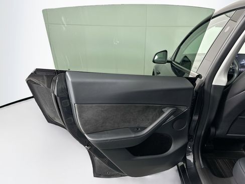 Used 2024 Tesla Model Y Performance image 24