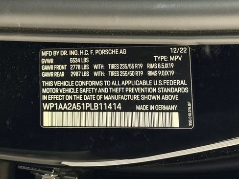 Certified 2023 Porsche Macan AWD/4WD image 26