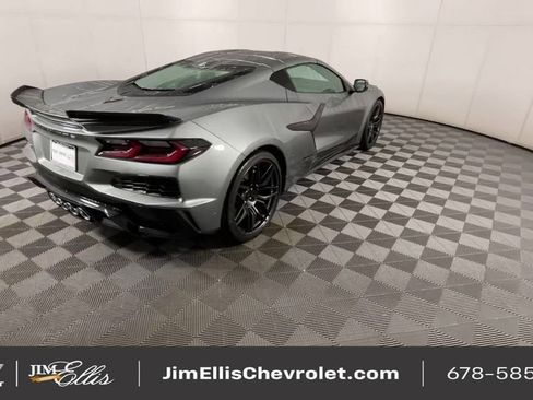 Used 2024 Chevrolet Corvette Z06 image 9