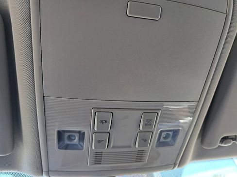 Used 2022 Volkswagen Atlas SE image 17