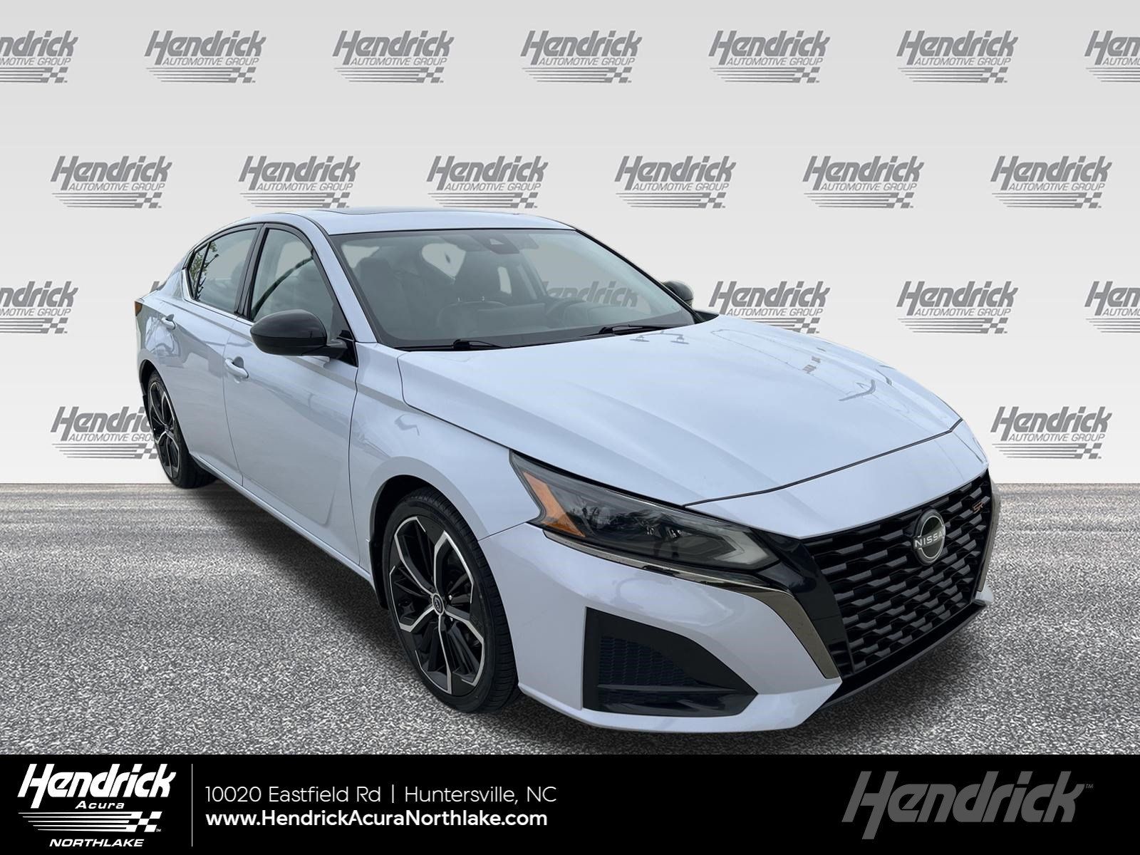 Used 2023 Nissan Altima 2.5 SR w/ SR Premium Package FWD image 1