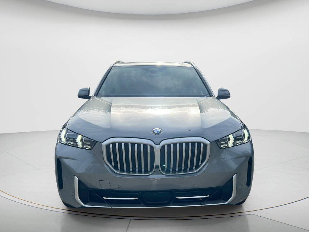 Certified 2024 BMW X5 xDrive40i w/ Premium Package AWD/4WD image 2