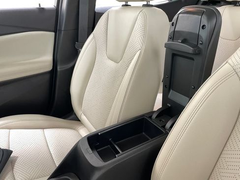 Certified 2023 Buick Encore GX Essence w/ Advanced Technology Package AWD/4WD image 36