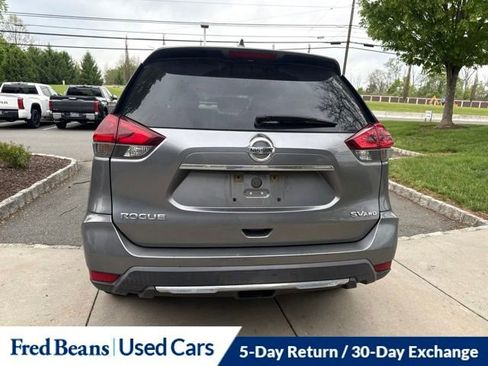 Used 2018 Nissan Rogue SV AWD/4WD image 10