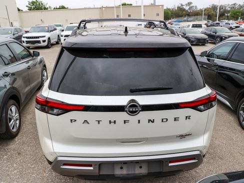 Used 2022 Nissan Pathfinder SL image 10