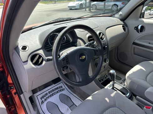 Used 2006 Chevrolet HHR LT w/ Preferred Equipment Group FWD image 18