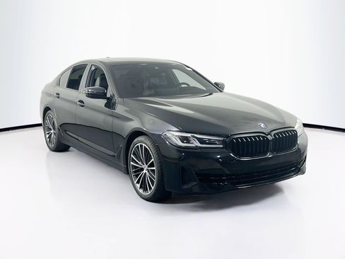 Used 2021 BMW 540i xDrive w/ Premium Package image 3