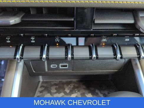Used 2024 Chevrolet Colorado ZR2 w/ ZR2 Convenience Package III AWD/4WD image 36