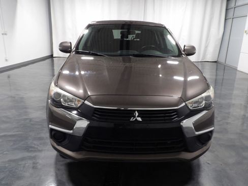Used 2017 Mitsubishi Outlander Sport ES image 2
