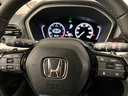 New 2025 Honda Pilot Touring image 24