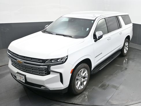Used 2023 Chevrolet Suburban Premier image 36