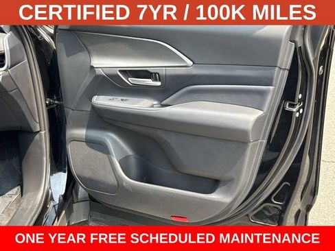Used 2025 Toyota Grand Highlander FWD image 8