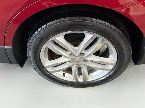 Used 2018 Chevrolet Equinox Premier FWD image 32