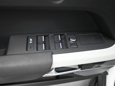 Used 2021 Land Rover Defender 110 S image 21